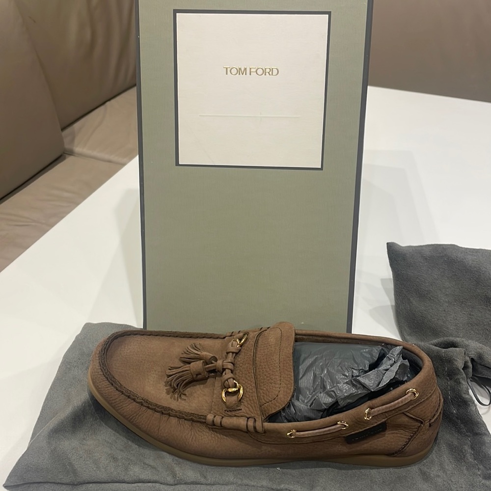 TOM FORD GRAIN NUBUCK ROBIN LOAFER IN LIGHT CHESTNUT